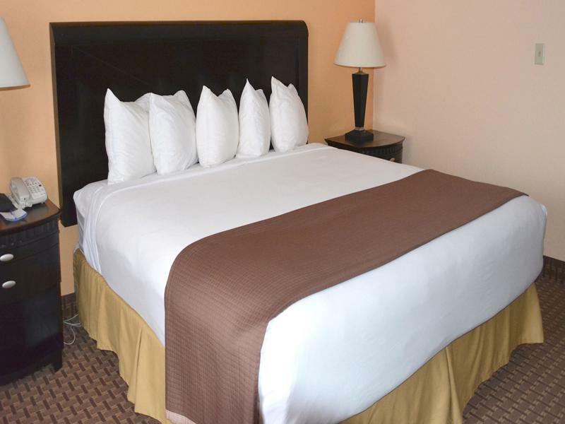 Hotel Baymont By Wyndham East Windsor Bradley Airport Zewnętrze zdjęcie